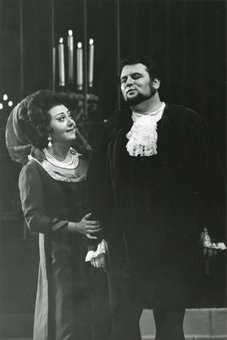 Régine Crespin (Tosca), Ludovic Speiss (Cavaradossi), Tosca, Giacomo Puccini. San Francisco Opera, 1970. Photographer: Unknown/San Francisco Opera.