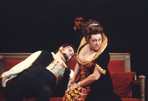 Ludovic Speiss (Cavaradossi), Régine Crespin (Tosca), Tosca, Giacomo Puccini. San Francisco Opera, 1970. Photographer: Unknown/San Francisco Opera.