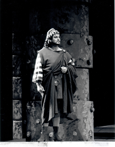 Rolf Bjoerling (Ismaele), Nabucco, Giuseppe Verdi. San Francisco Opera, 1970. Photographer: Pete Peters/San Francisco Opera.