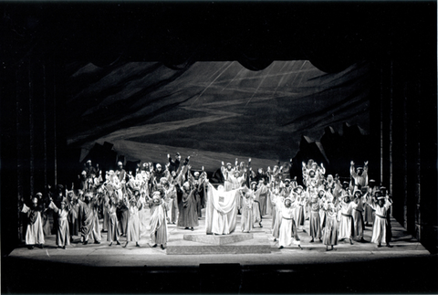 Giorgio Tozzi (Zaccaria), Chorus, Nabucco, Giuseppe Verdi. San Francisco Opera, 1970. Photographer: Pete Peters/San Francisco Opera.