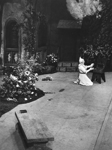 Faust, Charles Gounod. San Francisco Opera, 1937. Photographer: Lawrence B. Morton/San Francisco Opera.