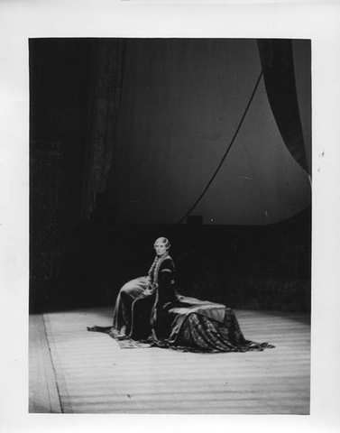 Tristan und Isolde, Richard Wagner. San Francisco Opera, 1937. Photographer: Lawrence B. Morton/San Francisco Opera.