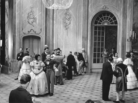 La Traviata, Giuseppe Verdi. San Francisco Opera, 1937. Photographer: Lawrence B. Morton/San Francisco Opera.