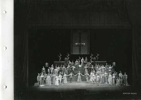 Roméo et Juliette, Charles Gounod. San Francisco Opera, 1937. Photographer: Lawrence B. Morton/San Francisco Opera.