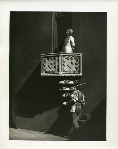 Roméo et Juliette, Charles Gounod. San Francisco Opera, 1937. Photographer: Lawrence B. Morton/San Francisco Opera.