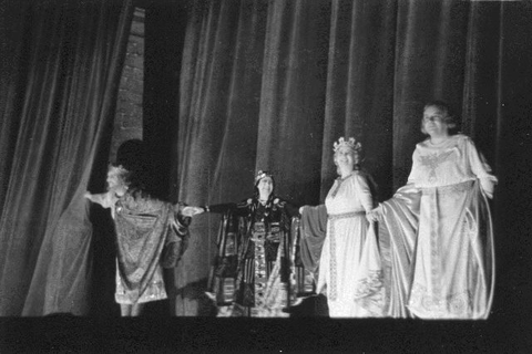 Lohengrin, Richard Wagner. San Francisco Opera, 1937. Photographer: Lawrence B. Morton/San Francisco Opera.