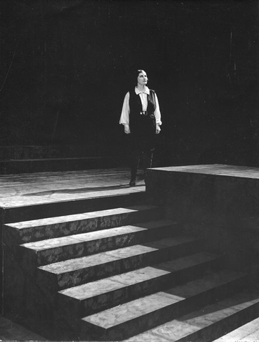 Fidelio, Ludwig van Beethoven. San Francisco Opera, 1937. Photographer: Lawrence B. Morton/San Francisco Opera.