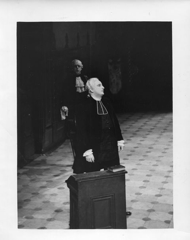 Manon, Jules Massenet. San Francisco Opera, 1937. Photographer: Lawrence B. Morton/San Francisco Opera.