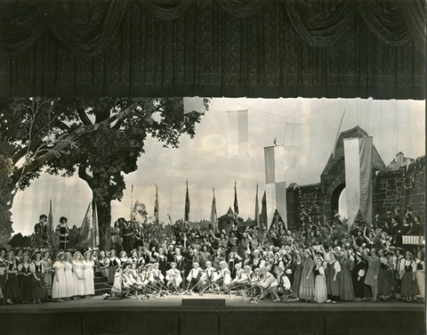 Die Meistersinger von Nürnberg, Richard Wagner. San Francisco Opera, 1938. Photographer: Lawrence B. Morton/San Francisco Opera.