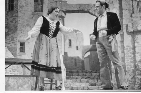 Cavalleria Rusticana, Pietro Mascagni. San Francisco Opera, 1938. Photographer: Lawrence B. Morton/San Francisco Opera.