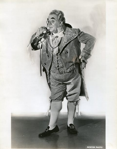 Don Pasquale, Gaetano Donizetti. San Francisco Opera, 1938. Photographer: Lawrence B. Morton/San Francisco Opera.