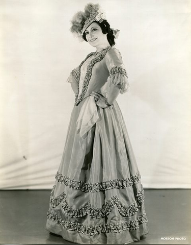 Don Pasquale, Gaetano Donizetti. San Francisco Opera, 1938. Photographer: Lawrence B. Morton/San Francisco Opera.