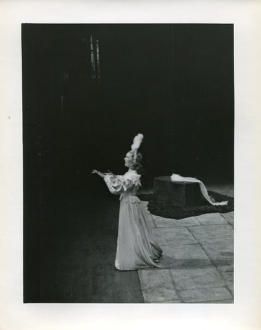 Lucia di Lammemoor, Gaetano Donizetti. San Francisco Opera, 1938. Photographer: Lawrence B. Morton/San Francisco Opera.