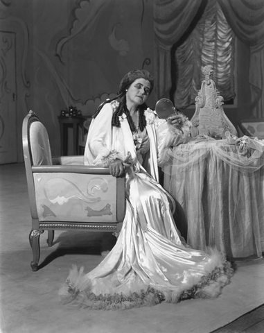 Der Rosenkavalier, Richard Strauss. San Francisco Opera, 1940. Photographer: Lawrence B. Morton/San Francisco Opera.