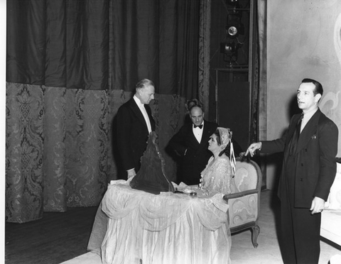 Der Rosenkavalier, Richard Strauss. San Francisco Opera, 1940. Photographer: R. Strohmeyer/San Francisco Opera.