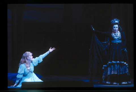 Mary Mills (Pamina), Yelda Kodalli (Queen of the Night), Die Zauberflöte, Wolfgang Amadeus Mozart. San Francisco Opera, 2000-01. Photographer: Ken Friedman/San Francisco Opera.