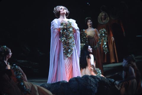 Joan Sutherland (Norma), Chorus, Norma, Vincenzo Bellini. San Francisco Opera, 1972. Photographer: Carolyn Mason Jones/San Francisco Opera.