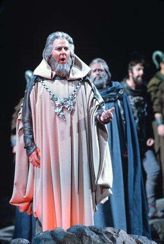 Clifford Grand (Oroveso), Chorus, Norma, Vincenzo Bellini. San Francisco Opera, 1972. Photographer: Carolyn Mason Jones/San Francisco Opera.