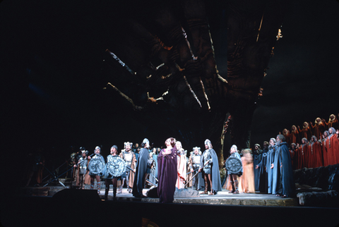 Joan Sutherland (Norma), Clifford Grand (Oroveso), Ensemble, Norma, Vincenzo Bellini. San Francisco Opera, 1972. Photographer: Carolyn Mason Jones/San Francisco Opera.