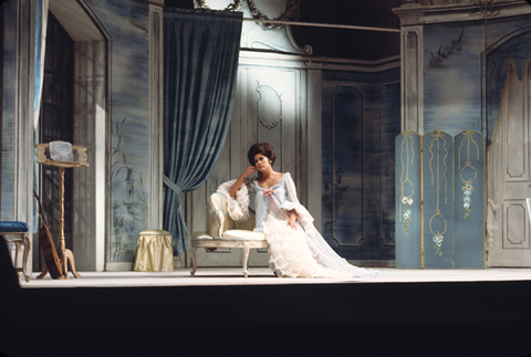 Kiri Te Kanawa (Countess Almaviva), Le Nozze di Figaro, Wolfgang Amadeus Mozart. San Francisco Opera, 1972. Photographer: Ken Howard/San Francisco Opera.