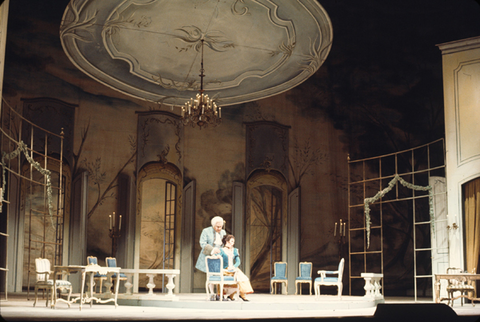 Ingvar Wixell (Count Almaviva), Judith Blegen (Susanna), Le Nozze di Figaro, Wolfgang Amadeus Mozart. San Francisco Opera, 1972. Photographer: Ken Howard/San Francisco Opera.