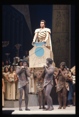 Carlo Cossutta (Radames), Aida, Giuseppe Verdi. San Francisco Opera, 1972. Photographer: Unknown/San Francisco Opera.