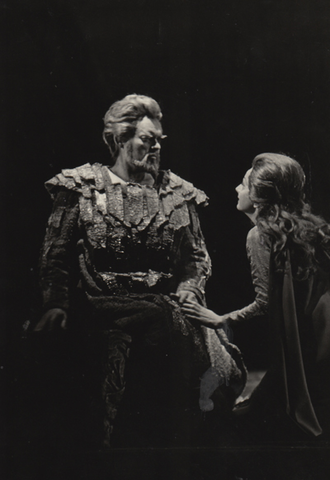 Thomas Stewart (Wotan), Berit Lindholm (Brünnhilde), Die Walküre, Richard Wagner. San Francisco Opera, 1972. Photographer: Ken Howard/San Francisco Opera.