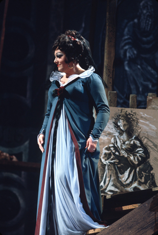 Hana Janku (Tosca), Tosca, Giacomo Puccini. San Francisco Opera, 1972. Photographer: Carolyn Mason Jones/San Francisco Opera.