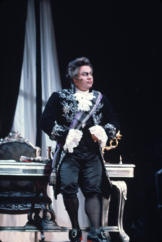 Ingvar Wixell (Scarpia), Tosca, Giacomo Puccini. San Francisco Opera, 1972. Photographer: Carolyn Mason Jones/San Francisco Opera.