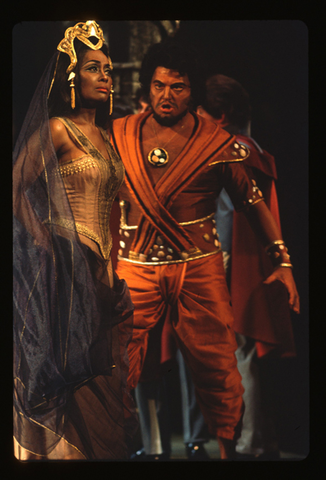 Shirley Verrett (Selika), Norman Mittelmann (Nelusko), L'Africaine, Giacomo Meyerbeer. San Francisco Opera, 1972. Photographer: Carolyn Mason Jones/San Francisco Opera.