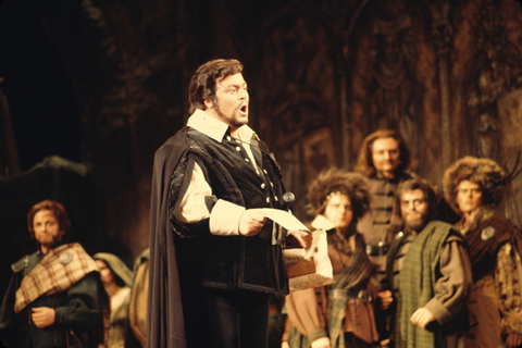 Luciano Pavarotti (Edgardo), Chorus, Lucia di Lammermoor, Giuseppe Verdi. San Francisco Opera, 1972. Photographer: Ken Howard/San Francisco Opera.