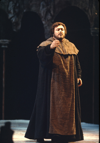 Luciano Pavarotti (Fernando), La Favorita, Gaetano Donizetti. San Francisco Opera, 1973. Photographer: Carolyn Mason Jones/San Francisco Opera.