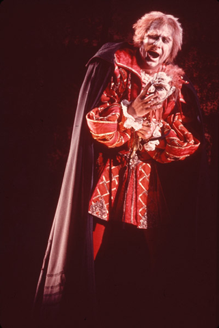 Sherill Milnes (Rigoletto), Rigoletto, Giuseppe Verdi. San Francisco Opera, 1973. Photographer: Ron Scherl/San Francisco Opera.