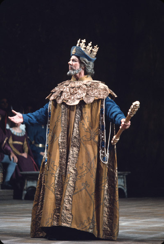 Clifford Grant (Landgraff Hermann), Chorus, Tannhäuser, Richard Wagner. San Francisco Opera, 1973. Photographer: Carolyn Mason Jones/San Francisco Opera.