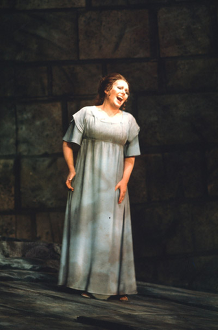 Marita Napier (Chrysothemis), Elektra, Richard Strauss. San Francisco Opera, 1973. Photographer: Carolyn Mason Jones/San Francisco Opera.