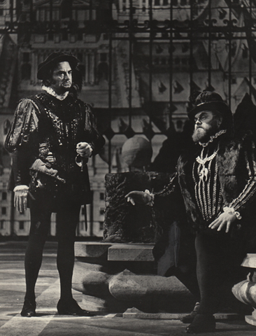 Norman Mittelmann (Rodrigo), Martti Talvela (Philip II), Don Carlo, Giuseppe Verdi. San Francisco Opera, 1973. Photographer: Carolyn Mason Jones/San Francisco Opera.