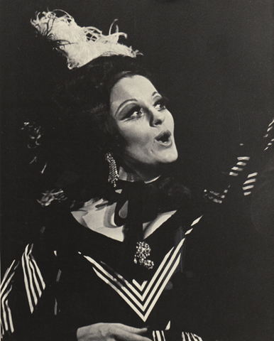 Ariel Bybee (Musetta), La Bohème, Giacomo Puccini. San Francisco Opera, 1973. Photographer: Carolyn Mason Jones/San Francisco Opera.