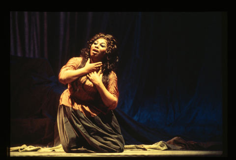 Leontyne Price (Manon Lescaut), Manon Lescaut, Giacomo Puccini. San Francisco Opera, 1974. Photographer: Ron Scherl/San Francisco Opera.