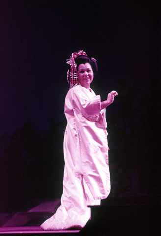 Renata Scotto (Cio-Cio-San), Madama Butterfly, Giacomo Puccini. San Francisco Opera, 1974. Photographer: Carolyn Mason Jones/San Francisco Opera.