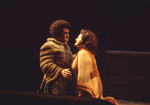 Jess Thomas (Tristan), Birgit Nilsson (Isolde), Tristan und Isolde, Richard Wagner. San Francisco Opera, 1974. Photographer: Ron Scherl/San Francisco Opera.