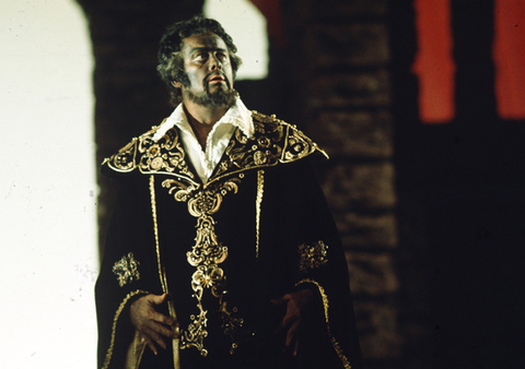 James King (Otello), Otello, Giuseppe Verdi. San Francisco Opera, 1974. Photographer: Carolyn Mason Jones/San Francisco Opera.