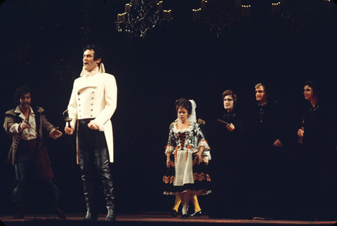 Stafford Dean (Leporello), Roger Soyer (Don Giovanni), Carol Malone (Zerlina), Anna Tomowa-Sintow (Donna Anna), Gosta Winbergh (Don Ottavio), Rachel Yakar (Donna Elvira), Don Giovanni, Wolfgang Amadeus Mozart. San Francisco Opera/SPOT, 1974. Photographer: Ron Scherl/San Francisco Opera.