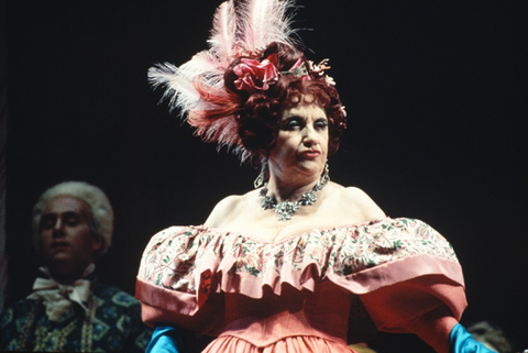 Supernumerary, Hermione Gingold (Duchess of Krakenthorp), La Fille du Régiment, Gaetano Donizetti. San Francisco Opera, 1974. Photographer: Ron Scherl/San Francisco Opera.