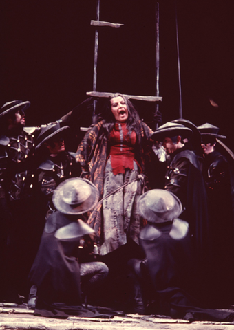 Elena Obraztsova (Azucena), Ensemble, Il Trovatore, Giuseppe Verdi. San Francisco Opera, 1975. Photographer: Greg Peterson/San Francisco Opera.