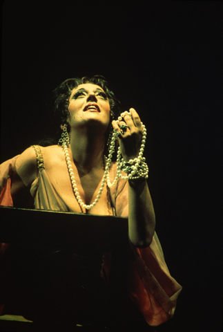 Tatiana Troyanos (Poppea), L'Incoronazione di Poppea, Claudio Monteverdi. San Francisco Opera, 1975. Photographer: Ron Scherl/San Francisco Opera.