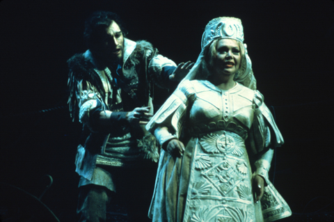 William Lewis (The Steersman), Marita Napier (Senta), Der Fliegende Holländer, Richard Wagner. San Francisco Opera, 1975. Photographer: Greg Peterson/San Francisco Opera.