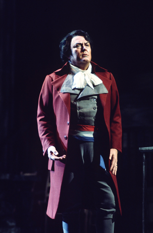 Cornell MacNeil (Carlo Gérard), Andrea Chénier, Umberto Giordano. San Francisco Opera, 1975. Photographer: Greg Peterson/San Francisco Opera.