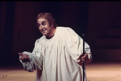 Donald Gramm (Gianni Schicchi), Gianni Schicchi, Giacomo Puccini. San Francisco Opera, 1975. Photographer: Greg Peterson/San Francisco Opera.