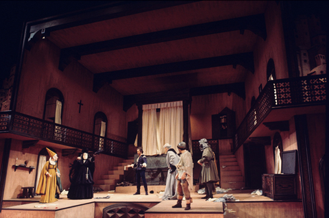 Janice Felty (La Ciesca), Fedora Barbieri (Zita), Edoardo Gimenez (Rinuccio), Federico Davià (Simone), Peter Strummer (Betto), Ensemble, Gianni Schicchi, Giacomo Puccini. San Francisco Opera, 1975. Photographer: Greg Peterson/San Francisco Opera.