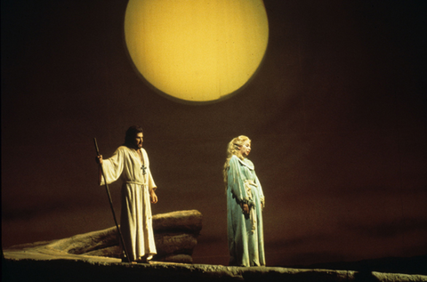 Sherrill Milnes (Athanaël), Beverly Sills (Thaïs), Thaïs, Jules Massenet. San Francisco Opera, 1976-77. Photographer: Ron Scherl/San Francisco Opera.